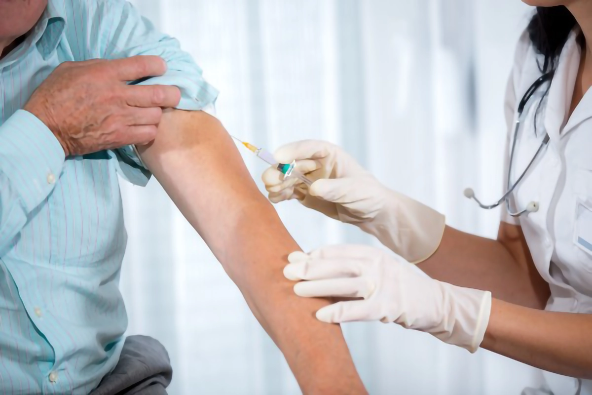 Patient getting a flu vaccination